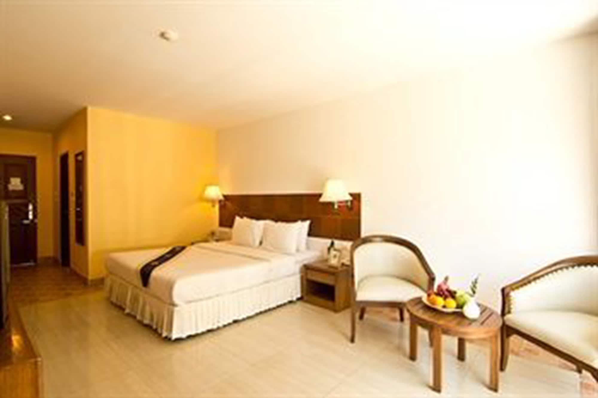 Best Beach Villa Pattaya Bagian luar foto