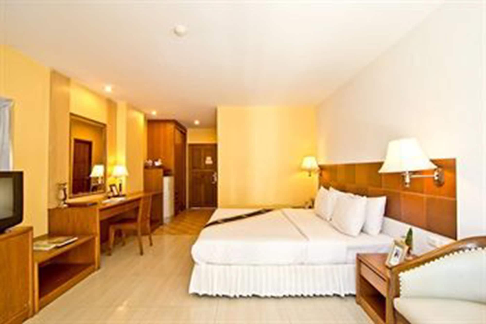 Best Beach Villa Pattaya Bagian luar foto